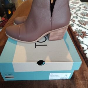 TOMS Women's Tan Ankle Booties